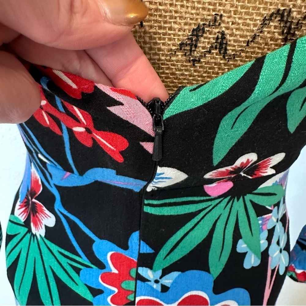Maeve Vibrant Rouched Floral Backless Dress - Picture 13 of 15